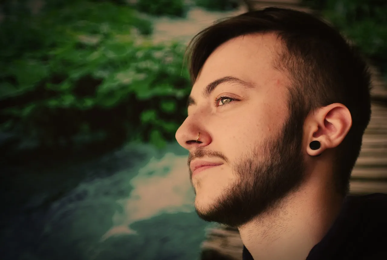 Les piercings pour hommes, accessoires de style intemporel