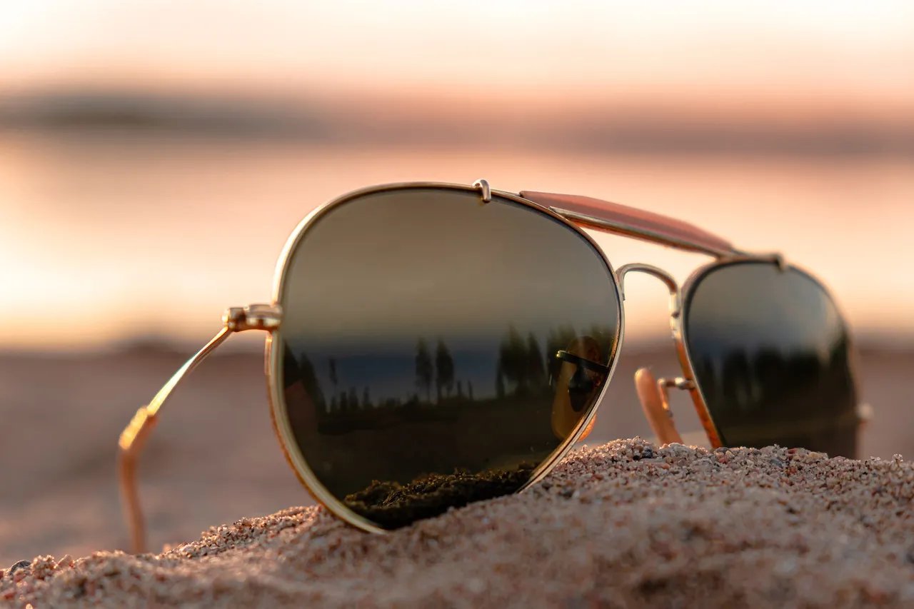 Les lunettes de soleil les plus iconiques portées par les célébrités