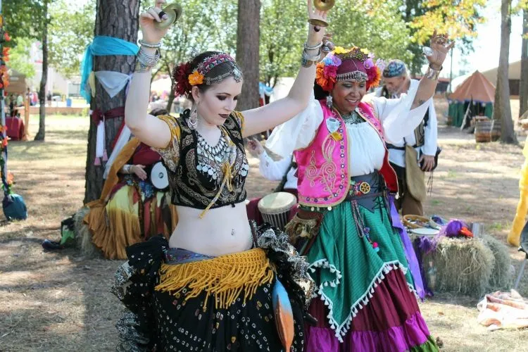 La gitanie : histoire, culture et réalités contemporaines d’un peuple nomade