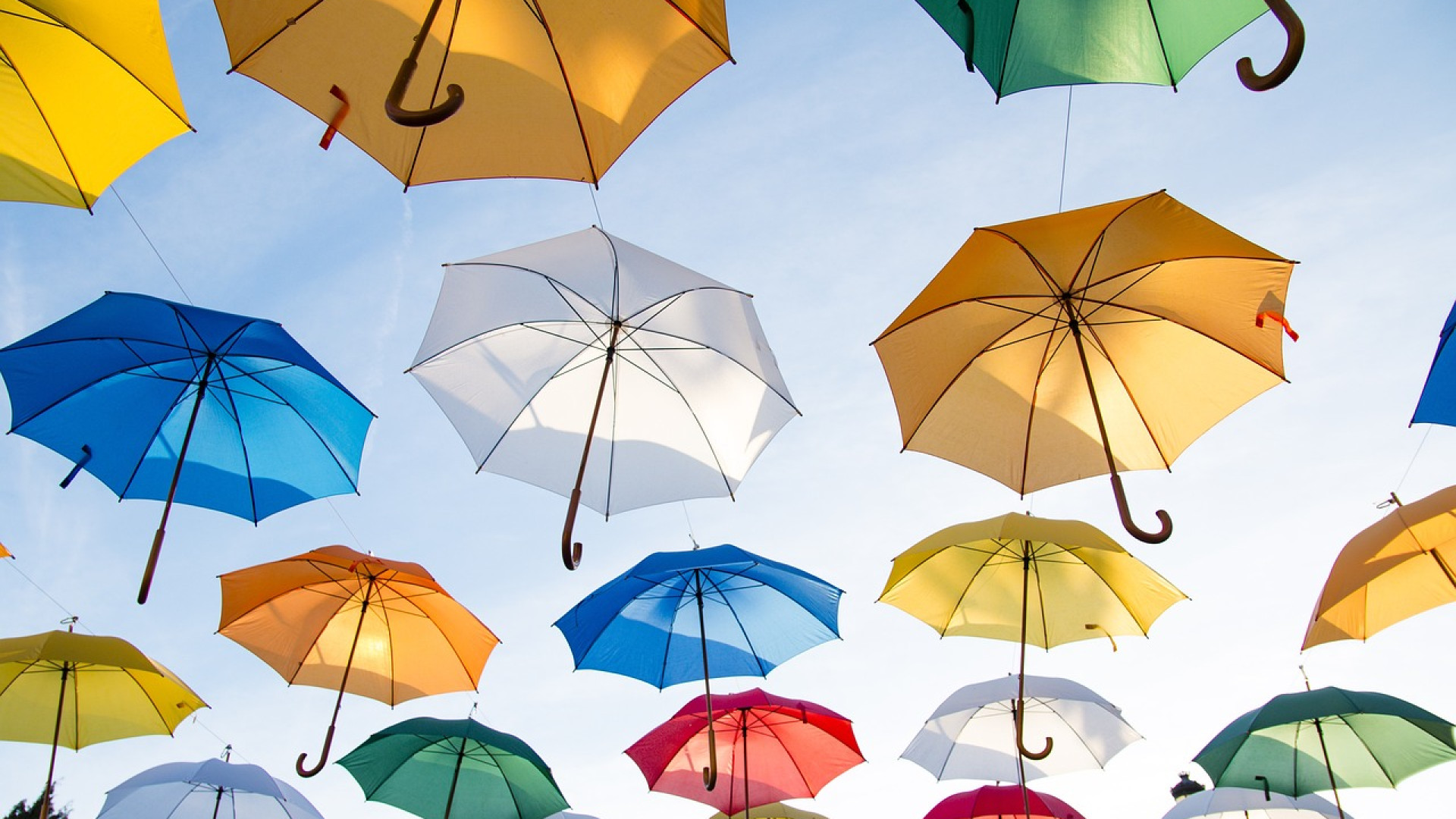 Tendances mode automne-hiver 2023-2024 : zoom sur le parapluie made in France