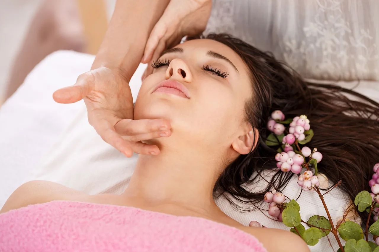 Les femmes et les bienfaits de l’acide hyaluronique sur la peau déshydratée