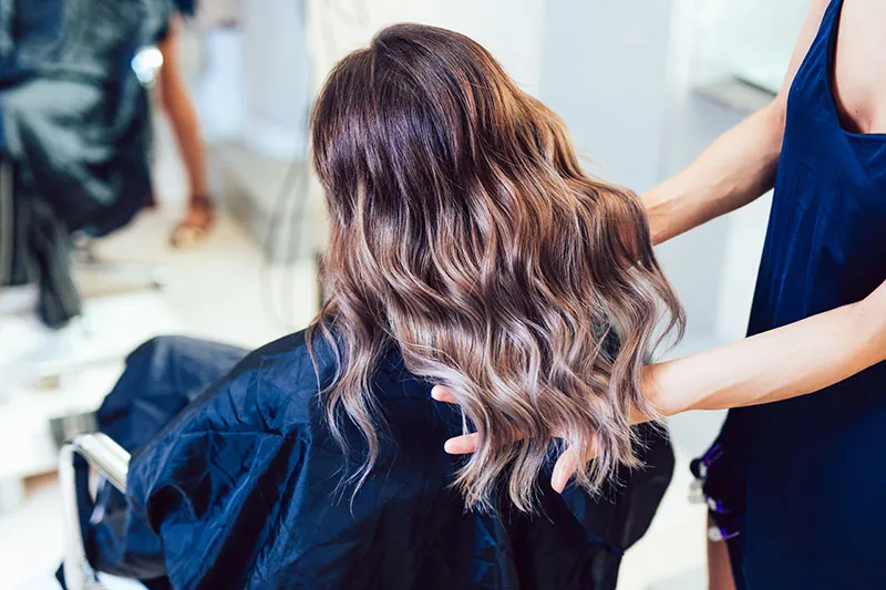 Smokey Hair: Découvrez nos meilleurs conseils pour sa réalisation et l’entretien