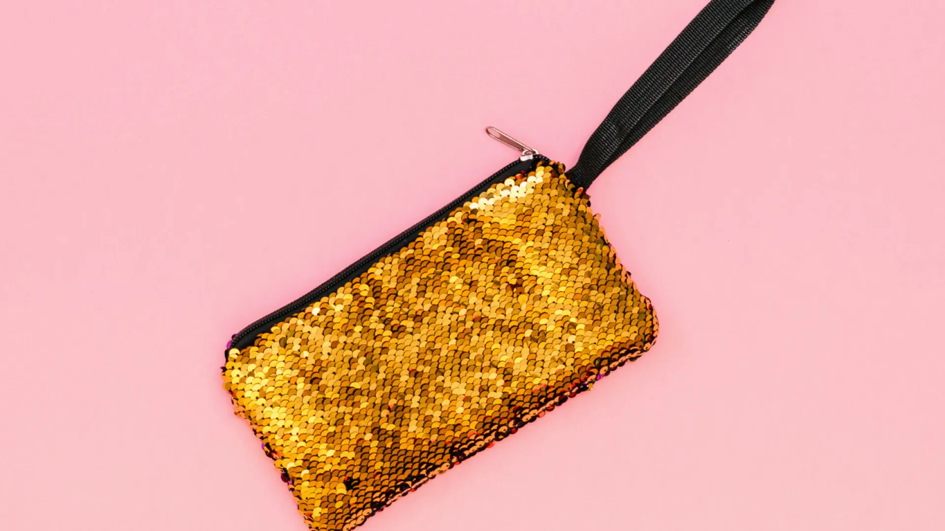 Accessoires à paillettes : comment insuffler de l’éclat dans les looks du quotidien ?