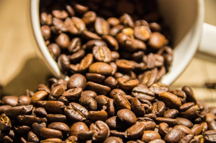 Comment torréfier les grains de café : 5 façons de torréfier votre propre café à la maison