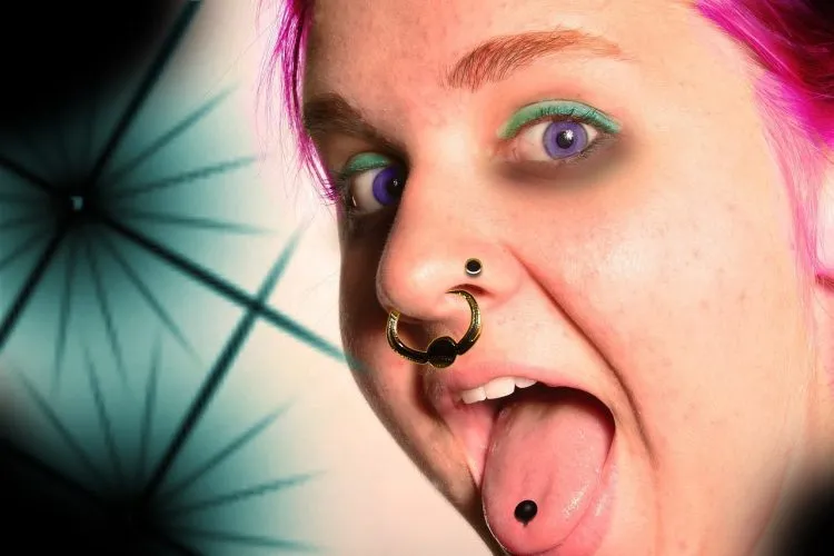 Snake eyes piercing : est-il dangereux ?