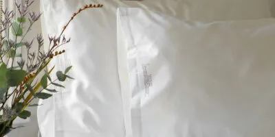Plume ou synthétique : comment choisir l’oreiller idéal pour votre sommeil ?